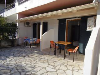 Apartments Elli - Nikos - Ipsos - 3