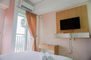 Nice and Homey Studio Serpong Garden Apartment By Travelio - Tangerang - 6