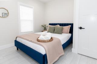 Adjoining Condominium Units Sleeps 12 in Downtown Sandusky! - Sandusky - 5