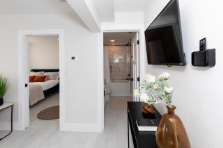 Family Duplex Suite in Downtown Sandusky Sleeps 12! - Sandusky - 4