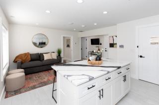 Family Duplex Suite in Downtown Sandusky Sleeps 12! - Sandusky - 7