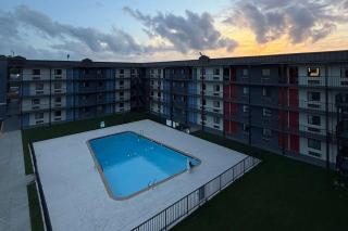 Ramada by Wyndham Kenner New Orleans Airport South - 1