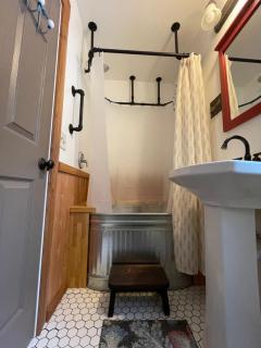 Kataluma Inn, Sandpoint, Idaho - Entire Cozy Cabin, Pet Friendly - 3