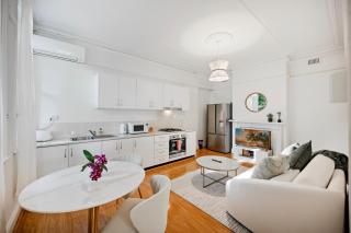 Cozy 1BR Apartment in Ashfield Easy Access to City - Sydney - 0
