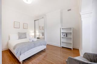 Cozy 1BR Apartment in Ashfield Easy Access to City - Sydney - 3