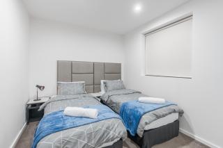 Modern Apartment next to Canberra Centre - 1