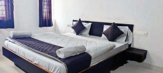 Savanur Deluxe Lodge - Dāvangere - 4