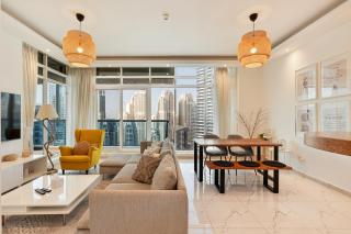 Luxury 2BR APT with waterfront views - 4