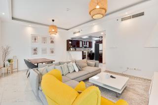 Luxury 2BR APT with waterfront views - 2