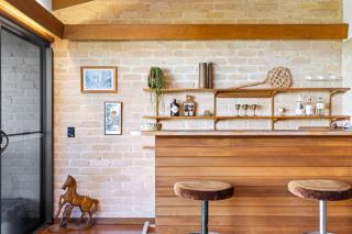 Caloundra Retro Beach House in Front of Ocean - 2