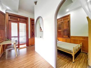 Balcony Private Kitchen 1BR Apart Near FnB Or Canal Area - Ho Chi Minh City - 2