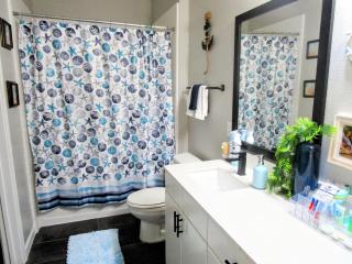 Relaxstay - Private Spacious 1br Apartment near Galleria Dallas - Dallas - 2