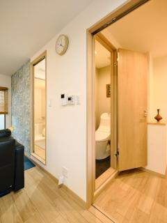 3 min to Sta/ Easy Access Kansai area/ 15 min USJ - Osaka - 5