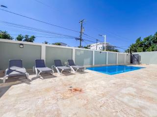 New 2BR APT in Sosua town, close to strip and next to supermarket guest ok - 2