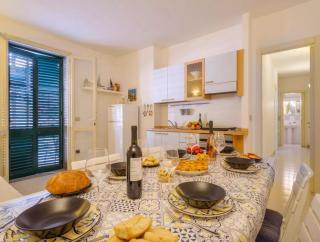 Villa With Climate, Wi-Fi and Private Parking - 1