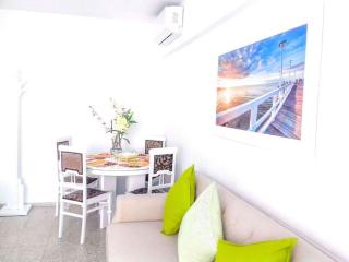 Lots of sunlight 3 bedroom Apartment with balcony Air Conditioning sys3yr - Alicante - 9