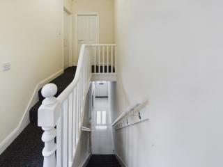 NEW! Classic 3BR House just 15 mins to city Centre - 1