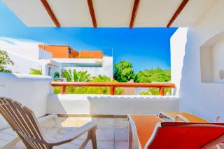 Deluxe Jacuzzi Balcony Room With Swimming Pool Air Conditioning and Parking - Playa del Carmen - 0