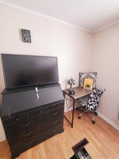 Room in Guest room - Black-white Rm By Yale U - New Haven - 6