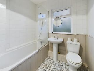 Cosy 2 Bedroom on Lisburn Road - 4