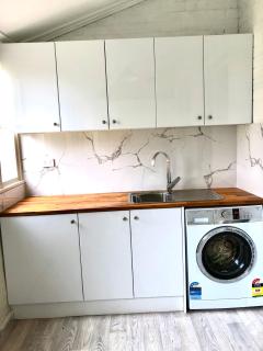 Spacious private room minutes away from Eastwood - Sydney - 6