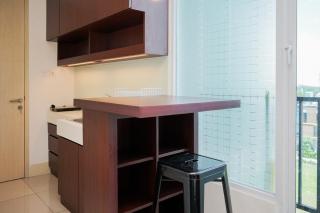 Comfy and Nice Studio at Tree Park City BSD Apartment By Travelio - 4