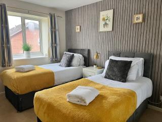 Lush house close to Ashford Town Centre with driveway - Kent - 9