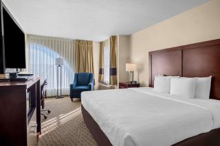 Quality Suites Irving-Las Colinas - Irving - 1