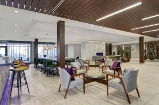 Courtyard by Marriott Manhattan Aggieville - 4