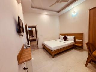 Seema Palace Inn 1 km from Railwaystaion - 1