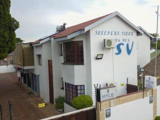 Sleepers Villa Guesthouse - 9