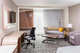 Courtyard by Marriott Bismarck North - 5