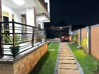 THEe PENTHOUSE 2 - Kampala - 3