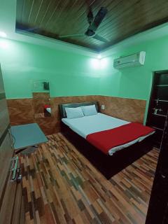 Chinmay Lodging - Kolhapur - 0