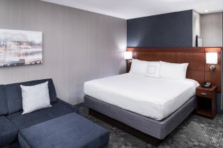 Courtyard by Marriott West Orange - West Orange - 2
