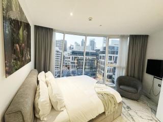 Modern & Bright Canal View 2BR Near Dubai Mall by Vibel - 9