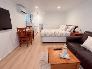 Hargraves Beach Guesthouse 50m to beach - 0