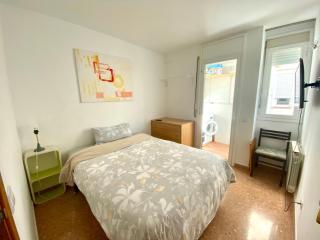 Big Family Terrassa Parking and noise free - 2