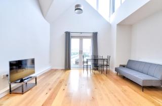 Modern 3 bedroom penthouse duplex apartment - Rayleigh - 0