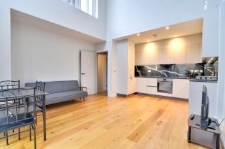Modern 3 bedroom penthouse duplex apartment - Rayleigh - 8