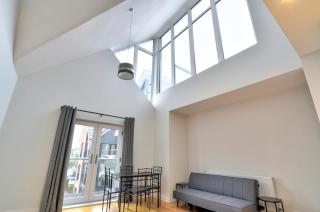 Modern 3 bedroom penthouse duplex apartment - Rayleigh - 3
