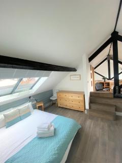 The Old Coach House: Luxury Harbourside Apartment - Bristol - 3