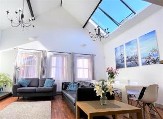 The Old Coach House: Luxury Harbourside Apartment - Bristol - 0