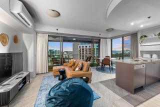A Touch of Class - 2Bed-2Bath-1Car-Balcony-Views - CBD - Brisbane - 9
