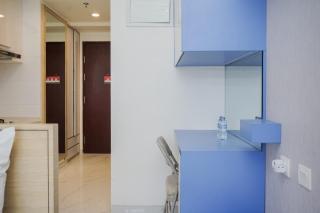 Comfortable and Simply Studio at Sky House BSD Apartment By Travelio - 6