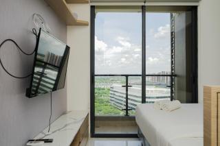Comfortable and Simply Studio at Sky House BSD Apartment By Travelio - Tangerang - 7