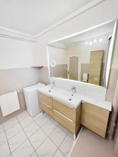 L'Amicale : 80 m², 6 Prs, 3 Ch, Centre ville - Dijon - 8