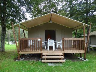 Camping "A l'Ombre des Tilleuls" - Peyrouse - 7