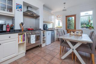 Stylish 3-Bed House in Brentford near Richmond - Brentford - 6