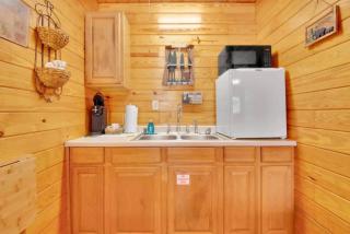 Rustic Cabin in Smoky Mountain - 7